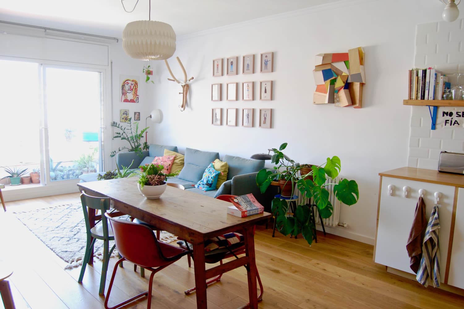 This Clever TikTok DIY Is the Secret to Renter Friendly Pendant